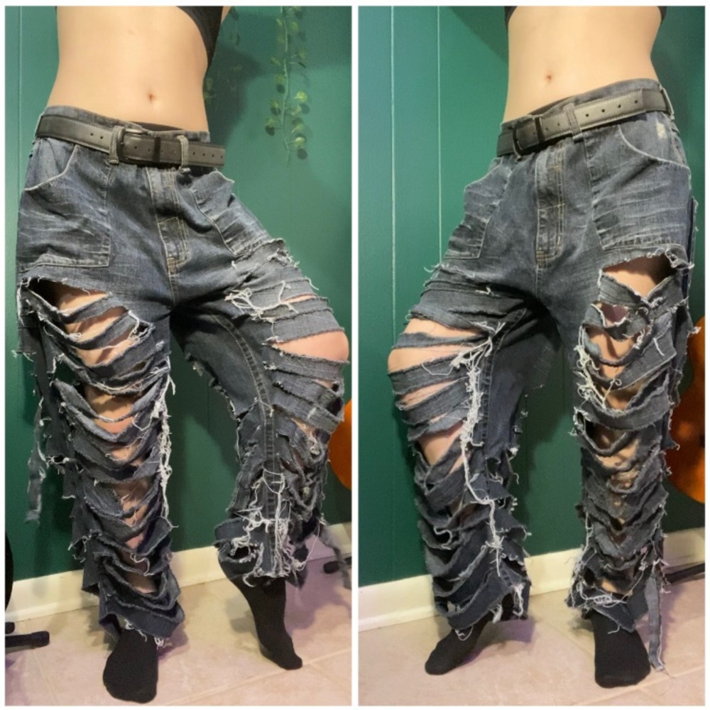 SOLD - APOCALYPSE Extremely Distressed Baggy 6 Pocket Denim Jeans D.I.Y - Picture 3 of 10